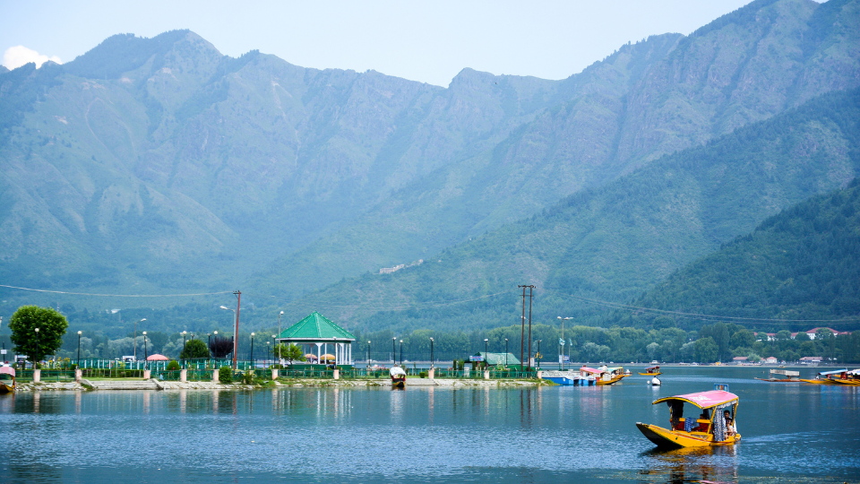 Dal Jheel kashmir athiti devo bhavo tours rishikesh